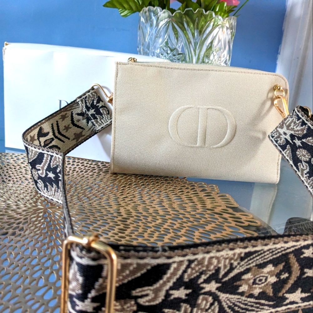 Dior pouch - Picture 8 of 13